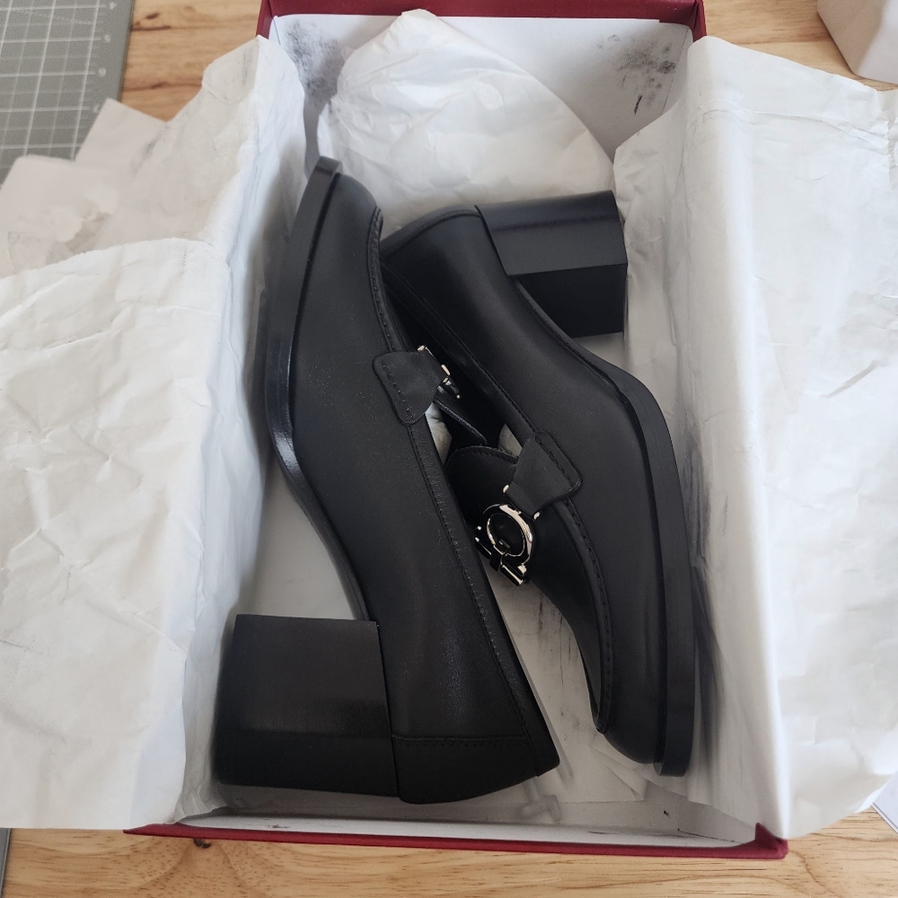 Ferragamo Rolo heel - Picture 8 of 11